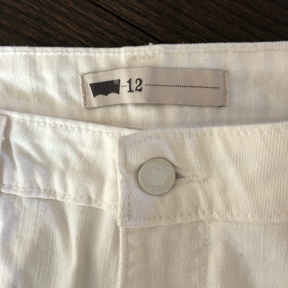LEVI’S Icon Series White Denim Short - Picture 4 of 5